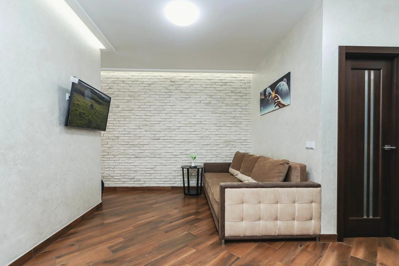 Cozy Apartment On Belvedere İvano-Frankivsk Dış mekan fotoğraf